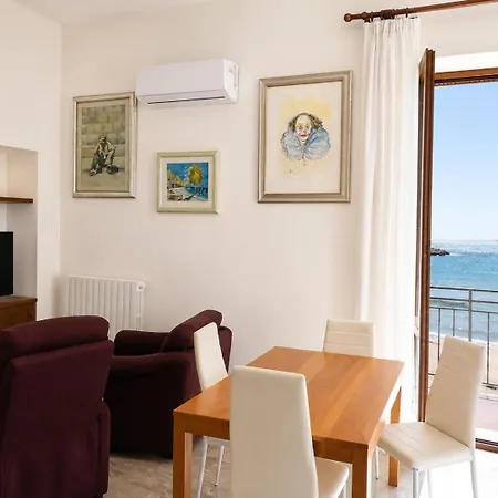 Malu Tripla In - Lungomare 3* Crotone